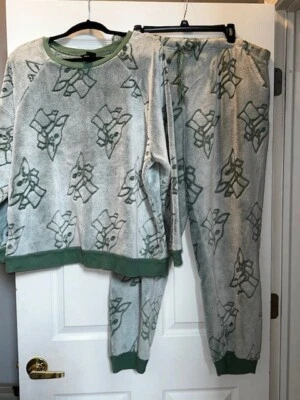 Star Wars 2X Baby Yoda Grogu Mandolorian Sweatshirt + Pants Plush Lounge Set - Image 1 of 4