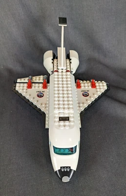 LEGO CITY: Space Shuttle (3367) 100% Complete W/ Minifigure - Image 1 of 4