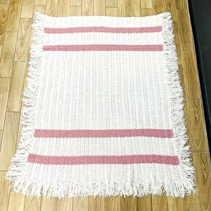 Manta de punto de ganchillo de colección blanca rosa rosa flecos 70x80 lujo Cottagecore - Imagen 1 de 8