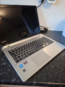 Toshiba Satelite S50-B-15N, i5, 15.6", Win 11, 500GB SSD, 8Gb RAM, AMD R7 M260 - Picture 1 of 10