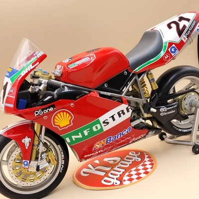 Minichamps 1/6 Ducati 996R T. Bayliss Infostrada World Champion 2001 062011221 - Image 1 of 4