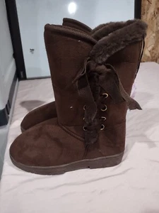*NEW* Kensie Women's Brown Round Toe Fur Lined Boots w/ Ribbon & Bow, Size 6 - Picture 1 of 6