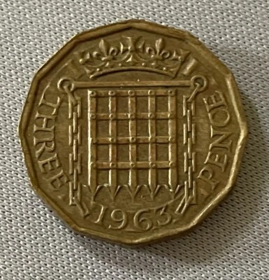 1963 UK Great Britain 3 Pence Thruppence Thrupenny Queen Elizabeth II Coin (63r) - Image 1 of 2