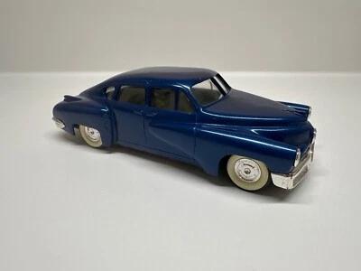 Brooklin Modelos Escala 1/43 BRK2 - 1948 Tucker Torpedo - Azul Oscuro Foto 1 de 4