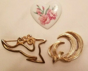 Vintage Lot of 3 Brooch / Pins - Heart , Gold Plated Deer , & Gold Plated Swirl - Picture 1 of 4