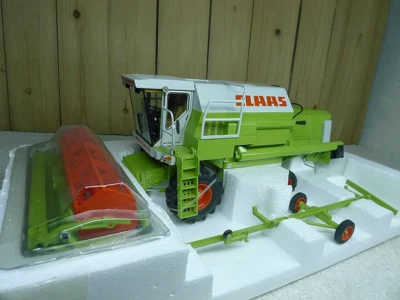 Replicagri 169 CLAAS DOMINATOR 88S CLASSIC TRACTOR 1/32 Diecast Model - Image 1 of 4
