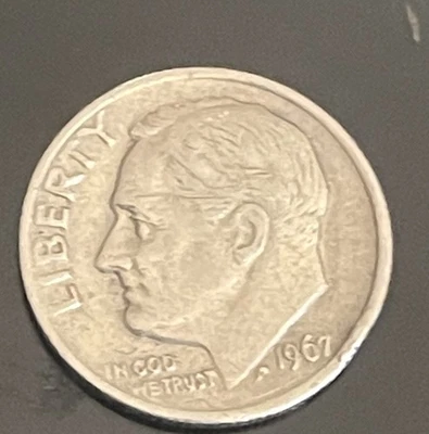 Moneda de diez centavos Roosevelt 1967 10c error de planchet recortado Foto 1 de 4