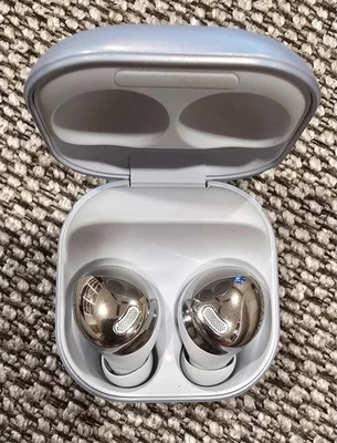 Samsung Galaxy Buds Pro - Phantom Silver - Image 1 of 4