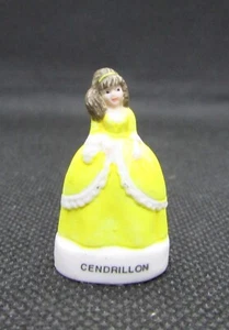 Fève Série Les princesses " Cendrillon robe jaune " mat #G44 - Imagen 1 de 2