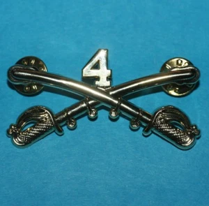 4o REGIMIENTO DE CABALLERÍA DE ESTADOS UNIDOS 1861 Coronel Sabers Cruzados ROBERT E. LEE SOMBRERO DE SOLAPA PIN - Imagen 1 de 1