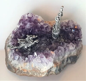 Vintage Amethyst Geode with Signed Currier Pewter Castle & Dragon Attached - Imagen 1 de 8