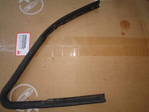 FORD Mercury 1952-54 2DR, 4DR SEDAN/WAGON rt. VENT WINDOW SEAL BA-7021449-A L. - Foto 1 di 2