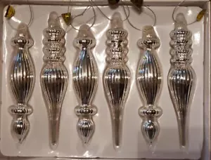 RAZ Nuovo con etichette Box Set B 6 ARGENTO 6" Vetro Mercurio Rigato Finale NATALE Ornamenti - Foto 1 di 6