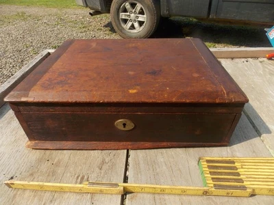 Escritorio de escritor de madera victoriano Foto 1 de 4