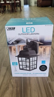 FEIT ELECTRIC 800 LUMEN LED OUTDOOR LANTERN, DUSK TO DAWN TECHNOLOGY, NEW IN BOX - Image 1 of 4