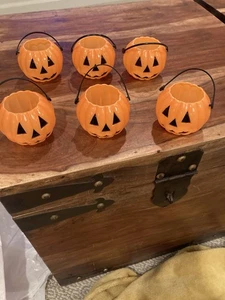 Halloween/6 Mini Jack-O-Lantern Party Favors With Handles - Picture 1 of 3
