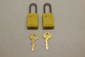 2 MasterLock S33YLW Lockout Tagout Vorhängeschlösser mit 1 Schlüssel pro Schloss anders gleichschließend - Bild 1 von 6
