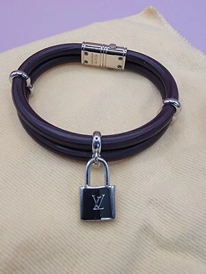 Pulsera Brazalete LOUIS VUITTON Keep It Twice Cuero Púrpura Color M6642E Foto 1 de 4