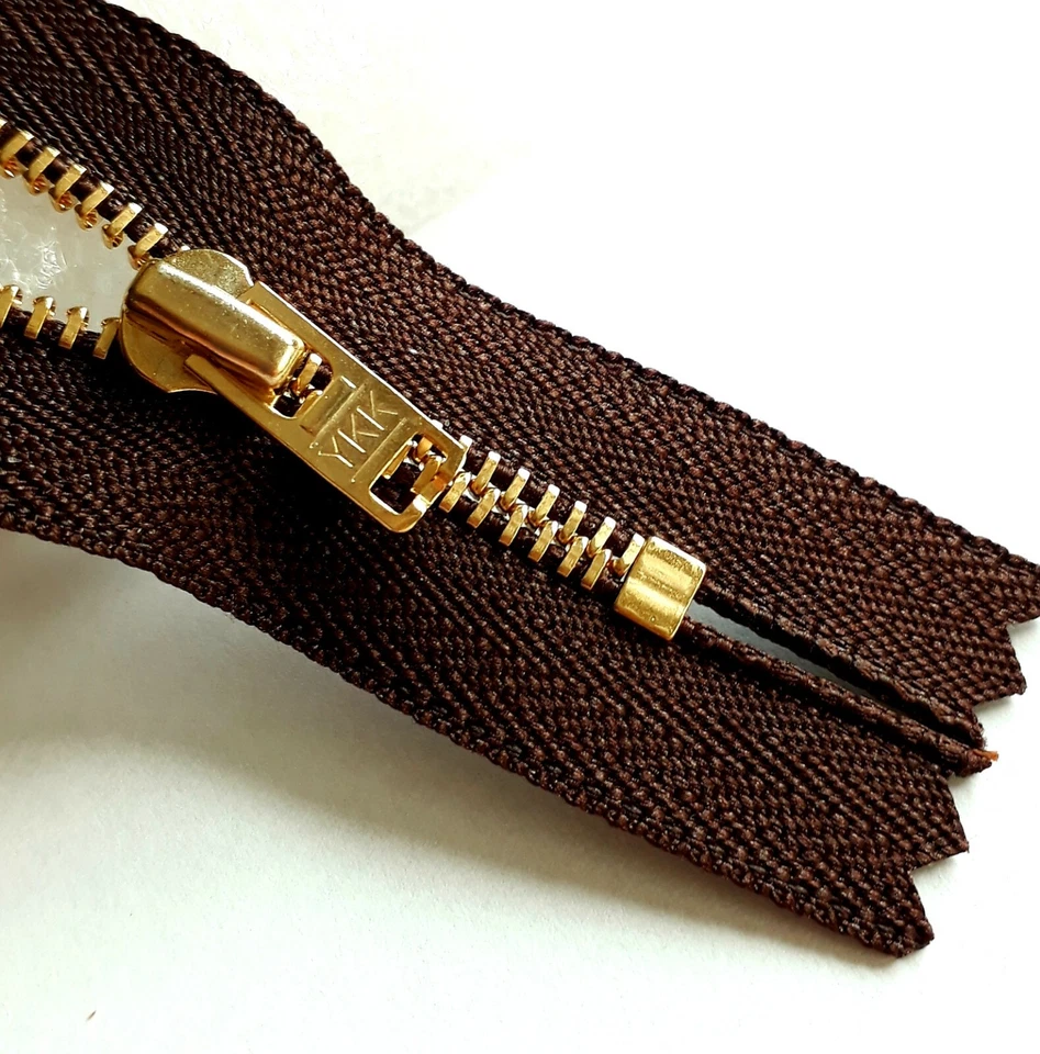 Cerniera indivisibile MARRONE colori misura 3 catena in metallo varie... - Immagine 1 di 1