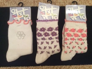 3 pairs Girls socks with textured rubber soles. 3-5yo - Picture 1 of 5