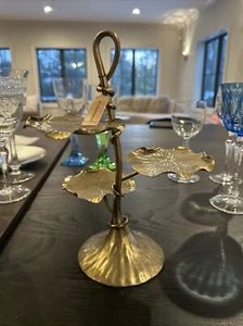 JAY STRONGWATER THREE 3 TIERED LILY PAD STAND DISPLAY BRASS Brand New With Tags - Picture 1 of 7