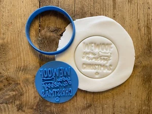 We Woof you a Merry Christmas embosser with free circle cutter, animal, dog, pet - Picture 1 of 3