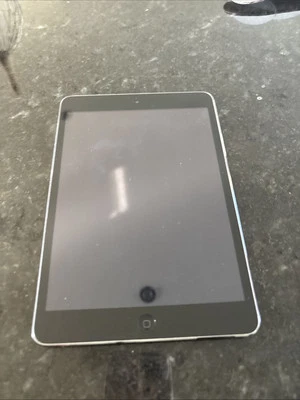 iPad Mini 2 Perfect Condition No Box Clean No Scratches Or Chips - Image 1 of 3