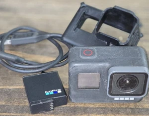 Cámara GoPro Hero 7 negra - como está para piezas y no funciona, batería, estuche, cable USB - Imagen 1 de 4