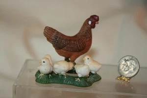 Miniature Dollhouse Schleich Brown Hen & Baby Chicks Barnyard Farm 1:12 - Imagen 1 de 11