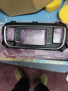 NEW DISPATCH TRAVELLER VIVARO EXPERT RADIO VENT SAT NAV SCREEN BEZEL 98081732ZD - Picture 1 of 2
