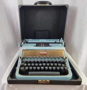 Rare - Vintage Underwood Golden Touch Quiet Tab Ace Portable Typewriter in Case! - Picture 1 of 12