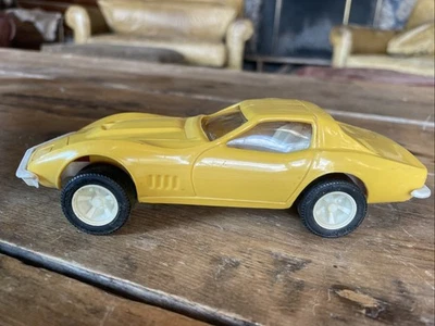Portavehículos Chevrolet Corvette vintage de plástico Tonka amarillo/blanco Foto 1 de 4
