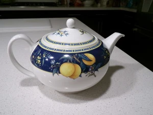 WEDGWOOD CITRONS TEAPOT AND LID - Picture 1 of 4