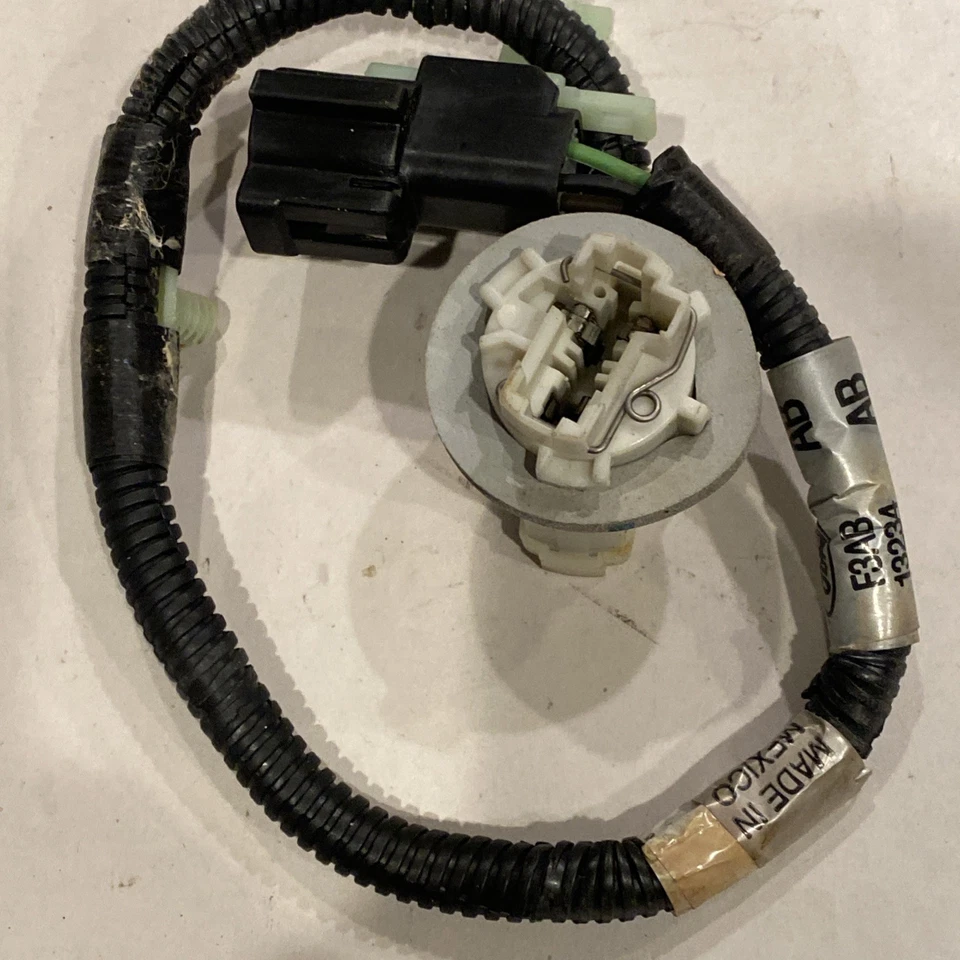 Faros Ford F2AZ-13234-A Marcador Lateral Luz Enchufe Bombilla Foto 1 de 4