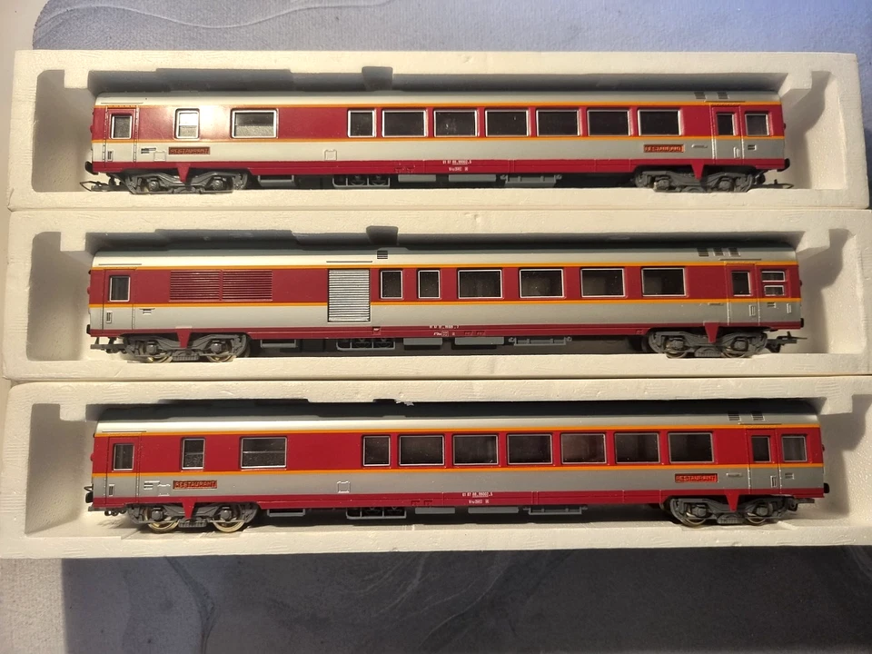 JOUEF - VINTAGE (3) FRENCH SNCF PASSENGER COACH/RESTAURANT CARS HO SCALE BOXED - Image 1 of 4