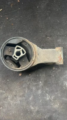 Vauxhall Zafira Tourer Gearbox Mount / Engine Mount Bracket – 13248630 (G1) - Image 1 of 3