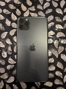 iPhone 11 Pro Max-64gb- green- unlocked- Dual Sim- Excellent condition - Picture 1 of 9