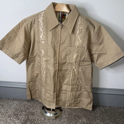 Camisa Haband Para Hombre L Beige Guayabera Manga Corta 4 Bolsillos Ventilaciones Laterales Cubanas Foto 1 de 4