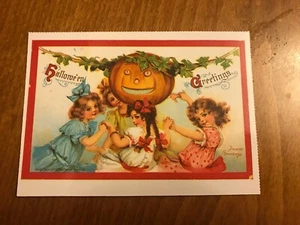 Retro Halloween Themed Postcard #28 - NEW - Pagan / Wicca / Gothic - Picture 1 of 1