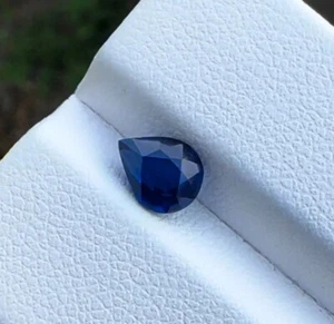 Zafiro azul real profundo gota pera 1,18 quilates certificado por AIG | Madagascar natural - Imagen 1 de 7