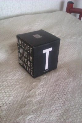 Design Letters T Porcelain Cup Schwarz NEU Arne Jacobsen - Bild 1 von 4