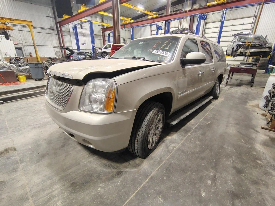 07 - 14 GMC YUKON XL 1500 Passenger side Quarter Window E843422 - Image 1 of 4