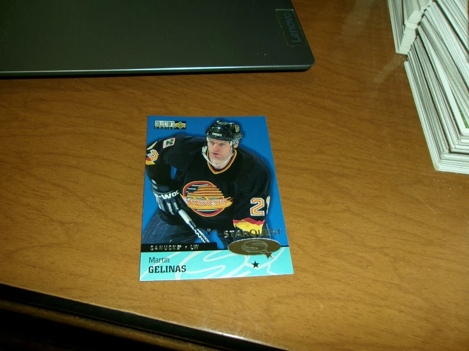 1997-98 UPPER DECK COLLEC TORS CHOICE STARQUEST INSERT- MARTIN GELINAS- CANUCKS - Image 1 of 1