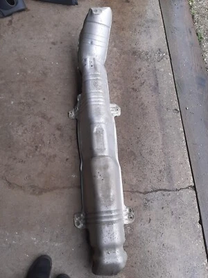 Крышка теплозащитного экрана для выхлопной системы 2003–2007 Saturn Ion 2,2 л - Изображение 1 из 3