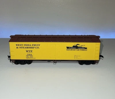 Vintage HO Wood Sided Reefer— West India Fruit & Steamship CO. Box Car #724 - Image 1 of 4