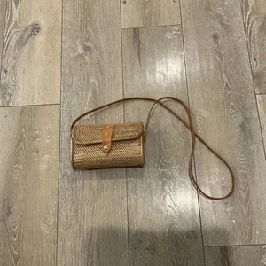 Women’s Small Mini Brown Pretty Wicker Purse - Picture 1 of 7
