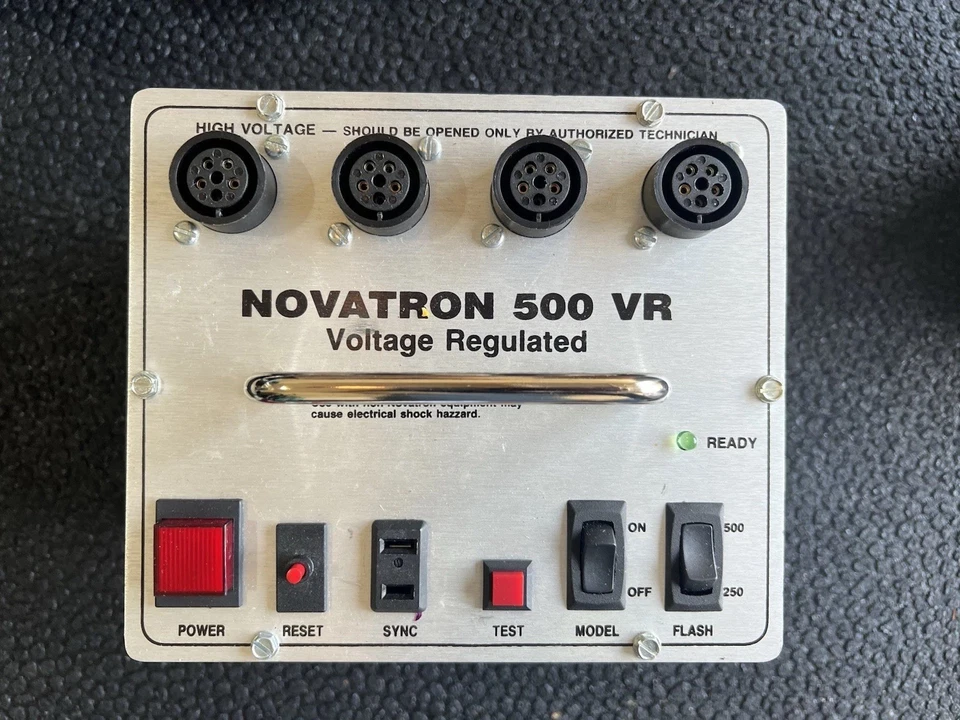 Novatron VR500 Kit W/3 Strobe Heads. MAKE OFFER! I WILL NEGOTIATE!  - Image 1 of 4