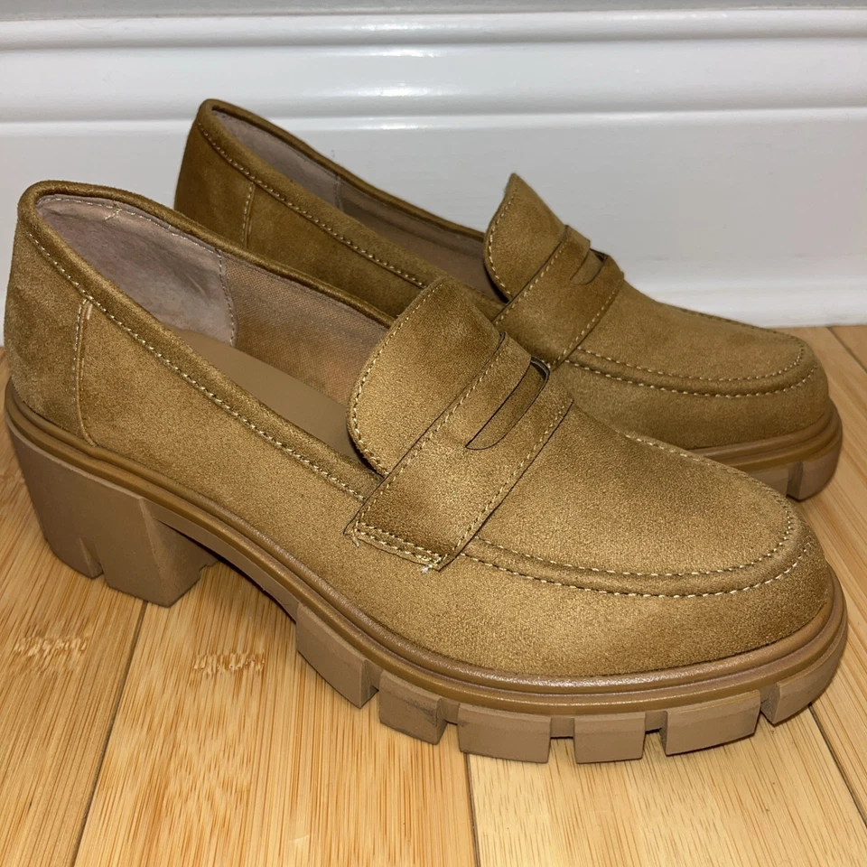 Me Too Size 7 Tan Suede Women's Chunky Block Heel Loafers Casual  - Image 1 of 4