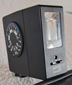 Sunpak Auto 20 Camera Flash Vintage - Untested - Picture 1 of 10