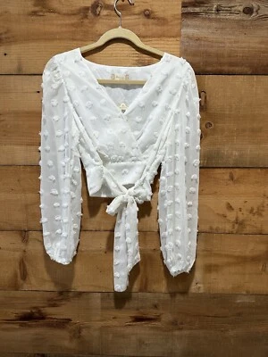 Blusa corta de manga larga Altar'd State altard corbata delantera trasera transparente marfil hada Foto 1 de 4